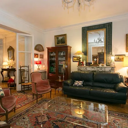 Typical Familial Apartment-champs Elysees By Weekome Paris
