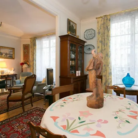 Appartement Typical Familial Apartment-champs Elysees By Weekome