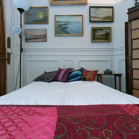Typical Familial Apartment-champs Elysees By Weekome Appartement *